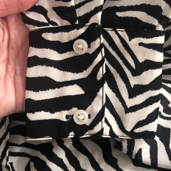 Banana Republic Zebra Print Blouse Sz S EUC - Picture 6 of 6